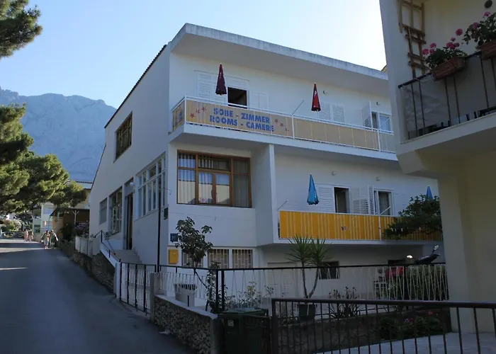 Rooms With A Parking Space Makarska - 6778