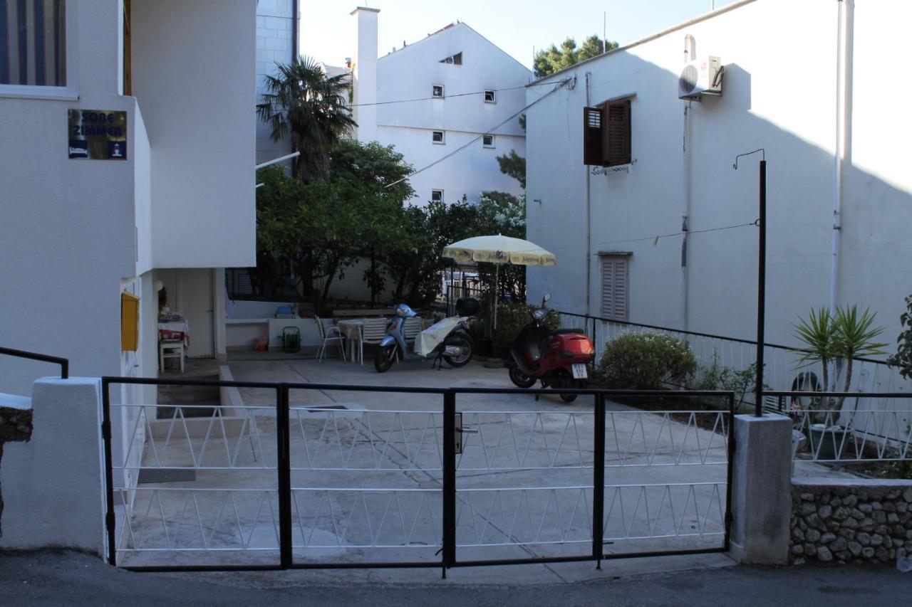 With A Parking Space - 6778 Guest house